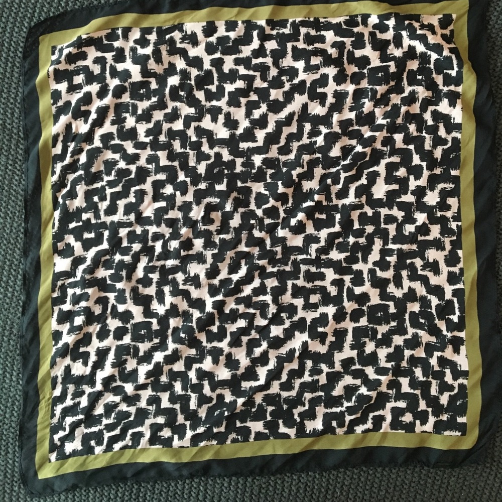 Patterned square bandana